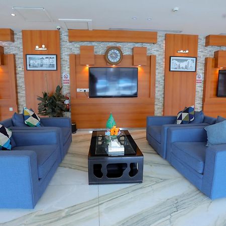 Aparthotel هوستا الملقا Rijad Zewnętrze zdjęcie