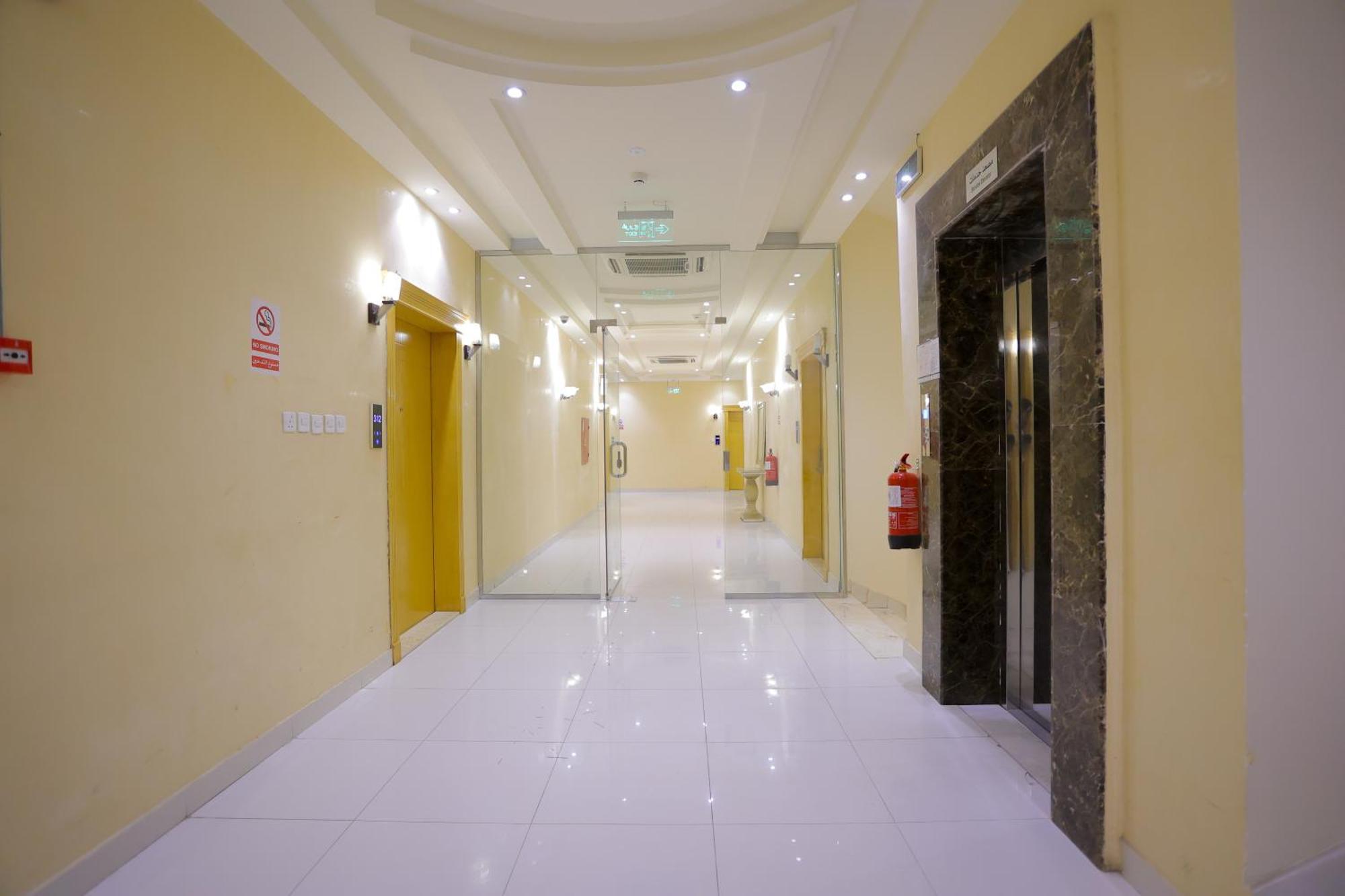 Aparthotel هوستا الملقا Rijad Zewnętrze zdjęcie