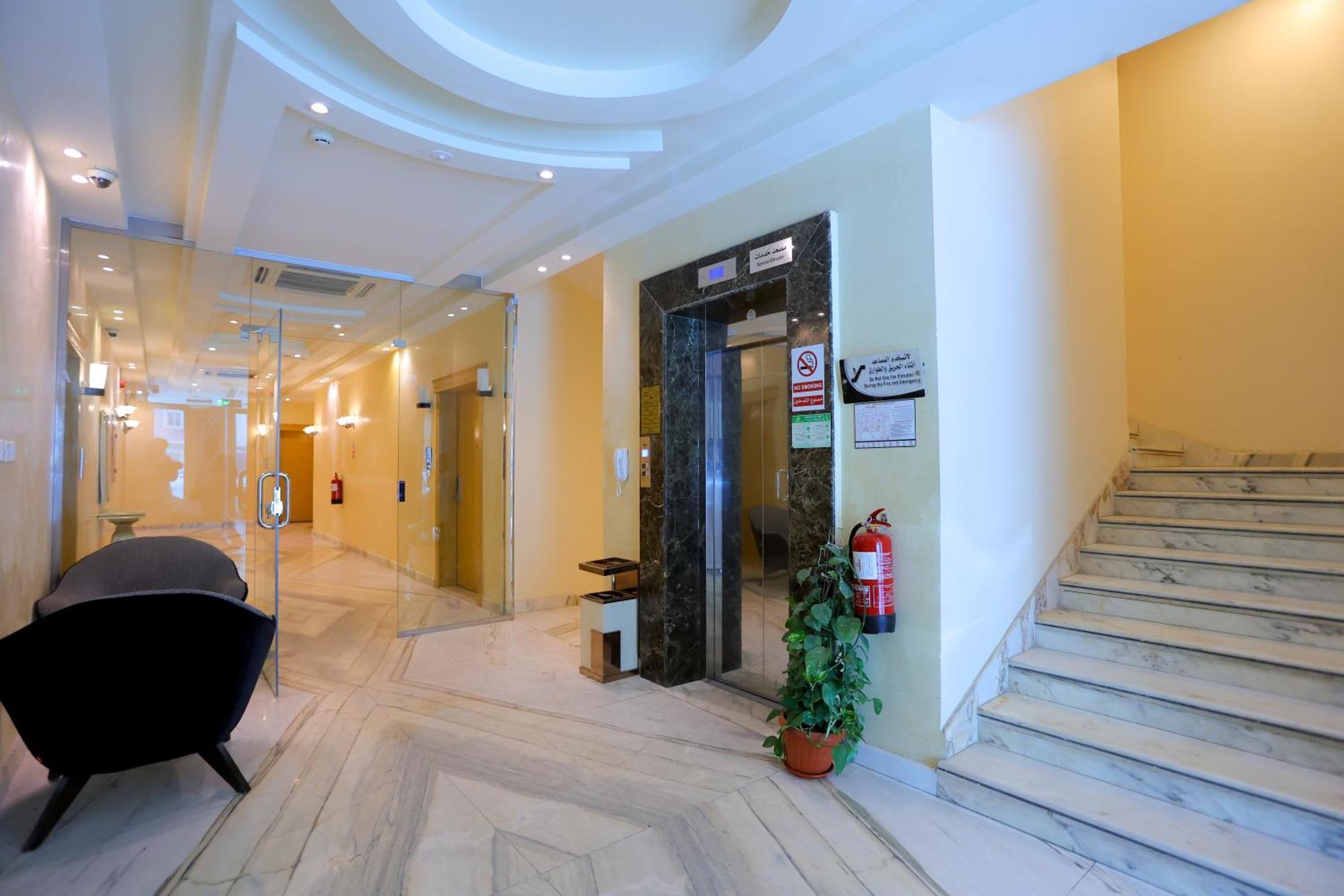 Aparthotel هوستا الملقا Rijad Zewnętrze zdjęcie